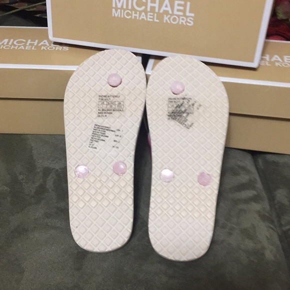 New Micheal Micheal Kors Flip Flops - Picture 5 of 8